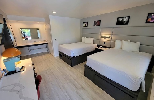 Newhall Hotel | Shopping Spree at Westfield Valley Fair Shopping Mall and Santana Row! Parking