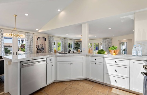 The Mesa House | Shoreline Splendor on the Mesa