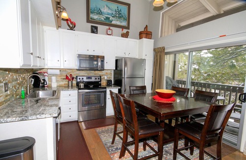 Mammoth Lakes Condo | Sierra Park Villas #03
