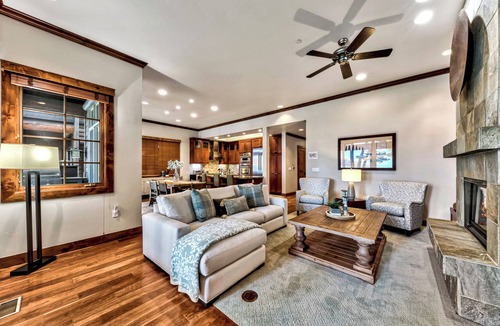 Sierra Shores Condo | Sierra Shores Five - Lakefront Comfort, Pool, Spa, Gym, A/C!