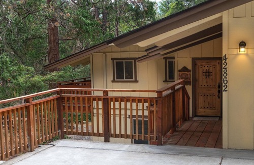 Yosemite Forks House | Sierra Springs