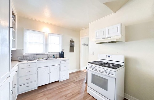 Porterville House | Sierra View Retreat located near downtown Porterville