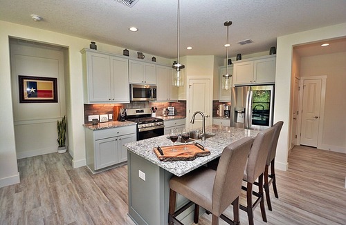 Canyon Lake House | Simply Irresistible, Family & Pet Friendly, 5 Minutes to Lake & River