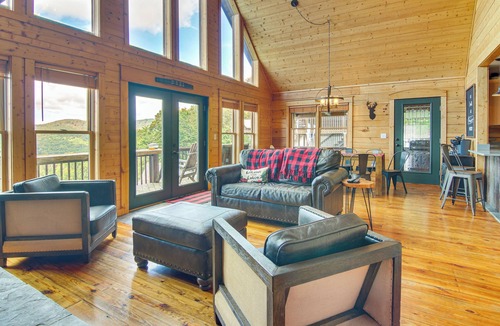 Wolf Laurel Cottage | Ski & Hike: Mars Hill Mountaintop Cabin w/Views