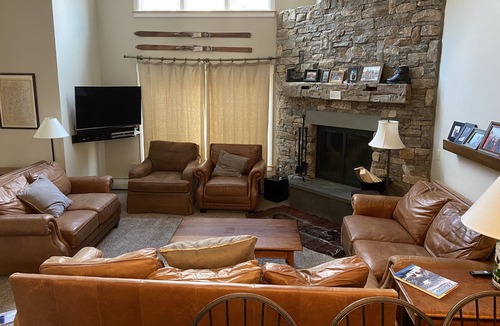 Ludlow House | SKI In/SKI Out. 4 Bedrooms, A1- Walk to Pool/Gym, End unit with tons of sunlight