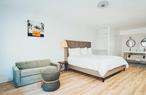 Belmont Shore Hotel | SKS - Superior Room, 1 King Bed with Sofa bed, Non Smoking