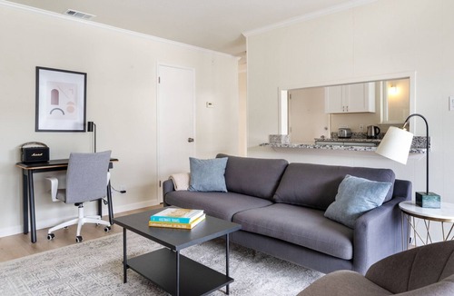 University South Apartment | Sleek Palo Alto 1BR w/Garden, Parking & W/D, nr shops, by Blueground