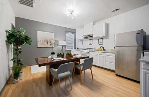Miraloma House | Sleeps 10, 5 bedrooms and 5 bathrooms in Sunny San Francisco. Close to BART