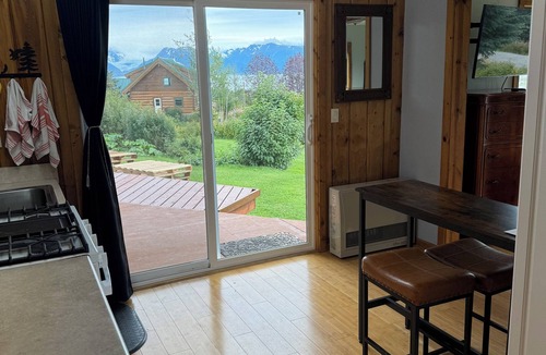 Kachemak House | Sleeps 4, close to town. Bayviews!