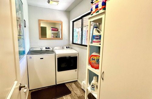 Tahoe Woods House | Slopes To Shore — Your Tahoe Adventure Hub! - {Hot Tub} {Game Room} {Gym}