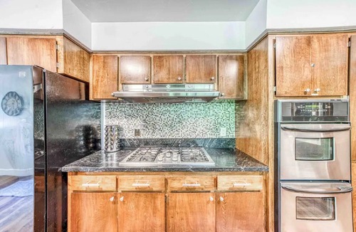 Sierra Cedars Cabin | Smoke Tree Getaway in Shaver Lake - Pet friendly!