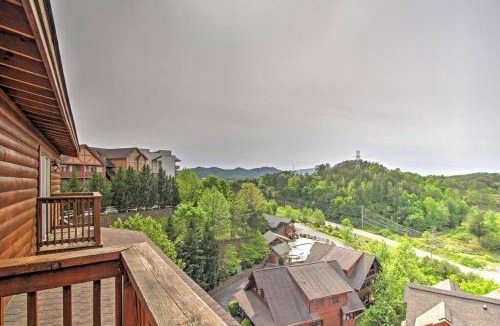 Pigeon Forge House | Smoky Mountain Retreat- Resort Cabin with modern amenities in the heart of PF