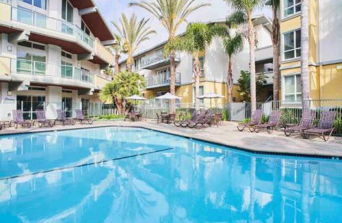 Marina del Rey Apartment | Smoky Quartz -Marina View Spacious 3BR near Yacht Club
