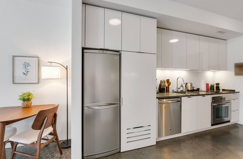 Mid-Market Apartment | SoMa Studio w/Office by Anyplace - 9961
