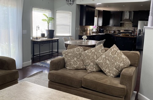Windsor House | Sonoma County Wine Country Home 4b/2.5 5min to healdsburg
