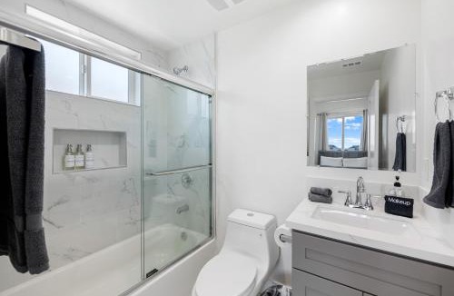 Wilshire House | Sophisticated Getaway Hollywood & Dtla