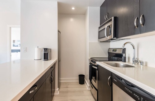 Nob Hill Apartment | Spacious 1 bedroom apartment with work desk in San Francisco