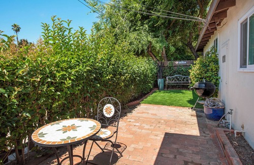 East Beach House | Spacious 3 Bedroom Near Beach