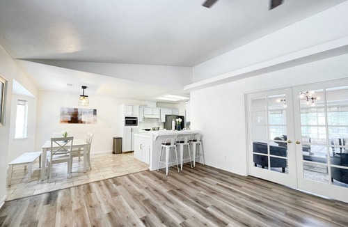 Oakhurst House | Spacious 3 BR Near Yosemite Park – 19 Miles Away