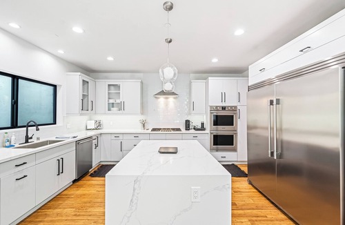 Beverly Hills House | Spacious 5-bedroom house in marvelous Beverly Hills Post Office