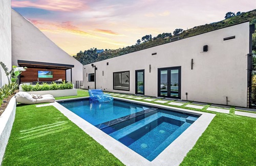 Beverly Hills House | Spacious 5-bedroom house in marvelous Beverly Hills Post Office