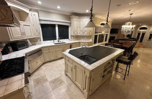 Saratoga Villa | Spacious 5-bedroom villa with Hot Tub/Pool