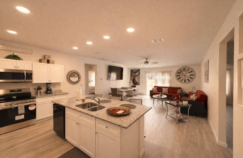 Murray Hill House | Spacious 5BR Home Sleeps 10 Fenced Yard