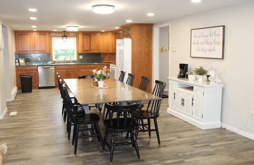 Stouchsburg House | Spacious 6-bedroom farmhouse in charming Myerstown with AC, WiFi