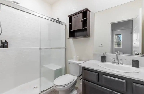 Merced House | Spacious 6-bedroom house in fabulous Merced with WiFi, Near Hospitals and Dining