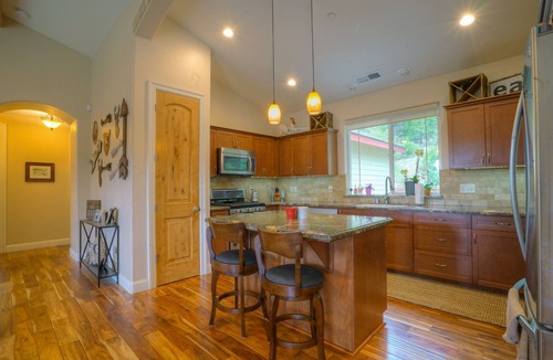 Shaver Lake House | Spacious 6BDR cabin with game room, amazing views , A/C. Near Town/Lake/Slopes