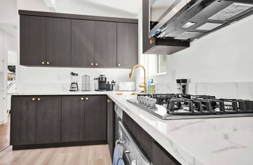 North Pacific Beach House | Spacious Beach Home 2 short blocks to PB Sleeps 10