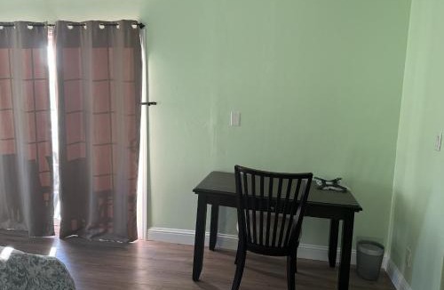 East Palo Alto House | Spacious bright room in Prime Silicon valley location