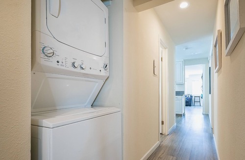 South Mission Beach Apartment | Spacious condo just steps to sand & central location with sundeck & views