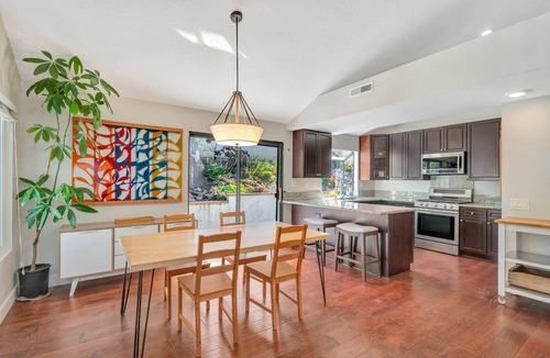 San Marcos House | Spacious Dual Master, 4 Bedroom home near beaches, legoland, golf, lake
