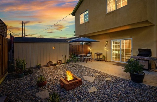 Grant Hill House | Spacious Family Home with Workspace in every room