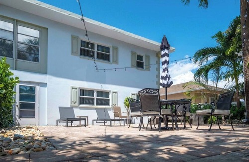 Santa Barbara Estates Apartment | Spacious Ground Floor/2 Bed 2 Bath/1 Queen Sofa