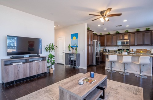 Vista House | Spacious Home 7mi to Beach, King Bed, Spa, Firepit, Games, Perfect for Groups