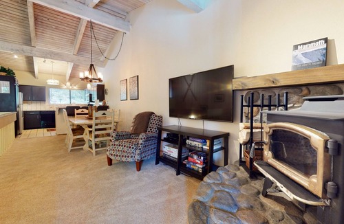 Mammoth Lakes Condo | Spacious Home, Washer/Dryer. Quiet Location near Biking Trails. Pool On-site