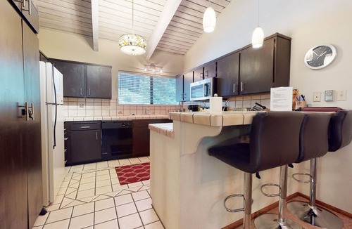 Mammoth Lakes Condo | Spacious Home, Washer/Dryer. Quiet Location near Biking Trails. Pool On-site