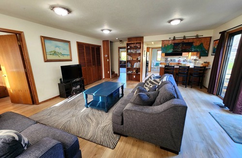 Brookings House | Spacious home with large yard and hot tub- Nearby beach access and dog Friendly!