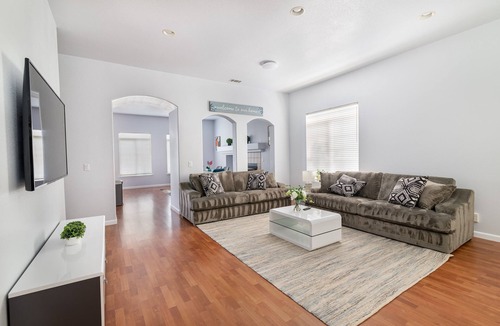 Lincoln House | Spacious House in Lincoln (everything is new!)