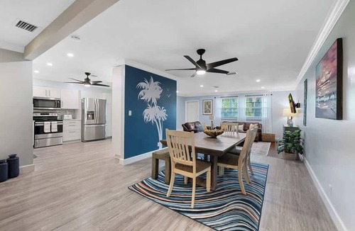 Dania Beach House | Spacious Oasis! Pool, outdoor bar& kitchen, private playground, pool table!