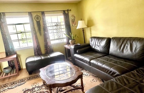 Ventura Apartment | Spacious One Bedroom Place With Ocean View