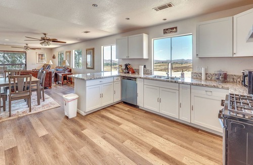 Perris House | Spacious Perris Rental Home ~ 7 Mi to Canyon Lake!