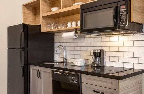 North San Antonio - SAT Hotel | Spacious & Stylish Suite Perfect for Travelers Exploring San Antonio Sights