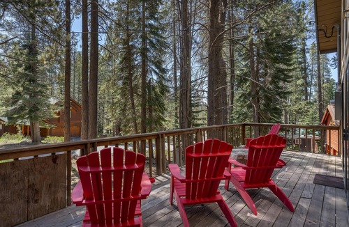 Truckee Cabin | Spacious Tahoe Donner Home w/2 Car Garage, HOA Amenity Access, Close to Skiing!