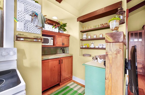 University Heights Apartment | Spanish Style Cozy Studio