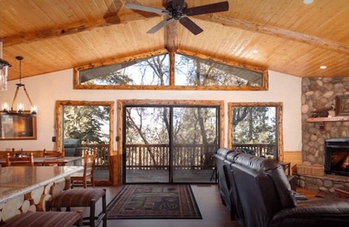 Upper Moonridge Ski Chalet | Spectacular mountain views, hot tub, sledding yard, bbq, fast wi-fi