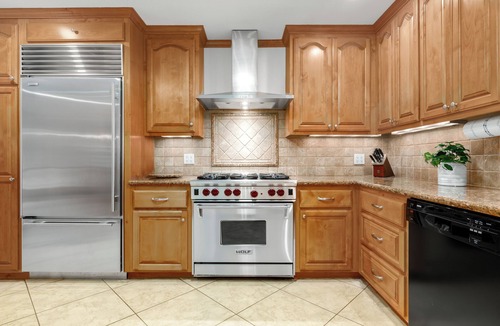 Forestville House | Splendid Wine Country Escape: Pool, AC & Near Healdsburg and Michelin Dining.