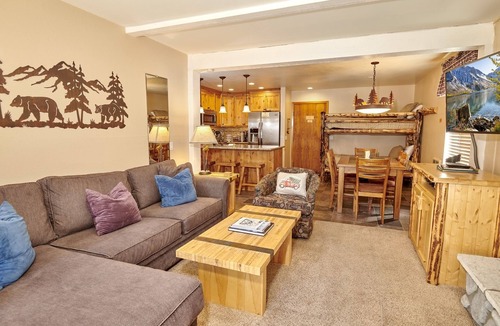 Mammoth Lakes Condo | St Anton Condos #5 (1-Bedroom) with Pool by RedAwning